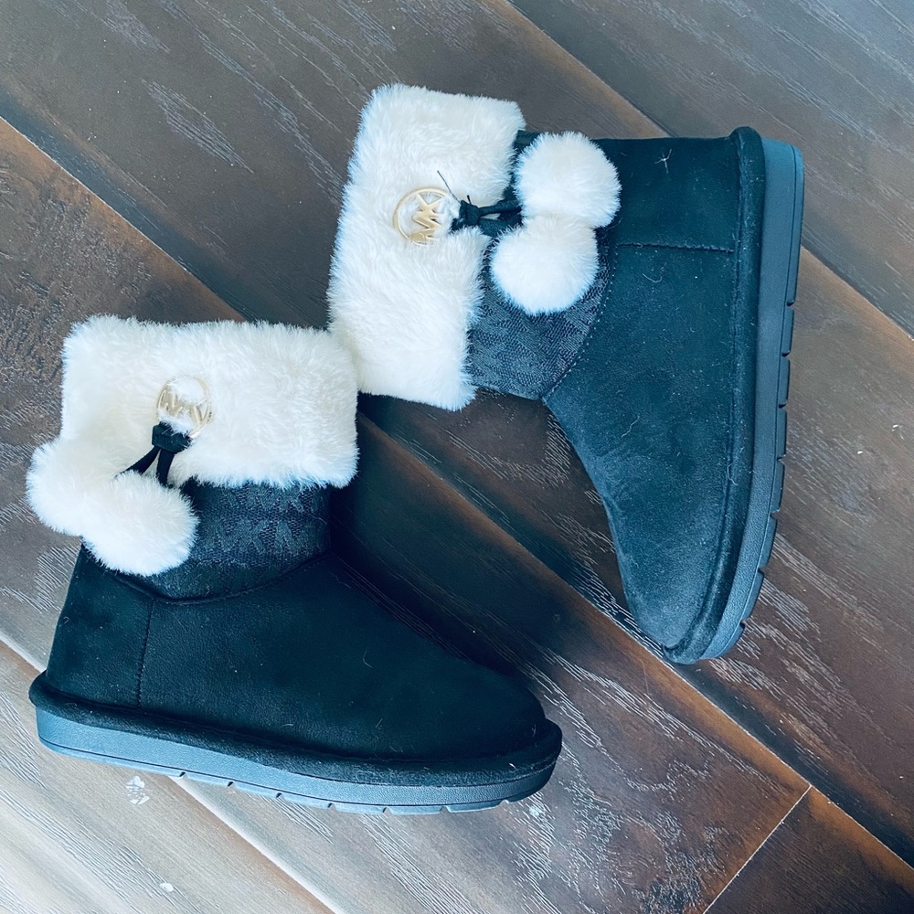 MICHAEL KORS FAUX FUR KIDS BOOTS!